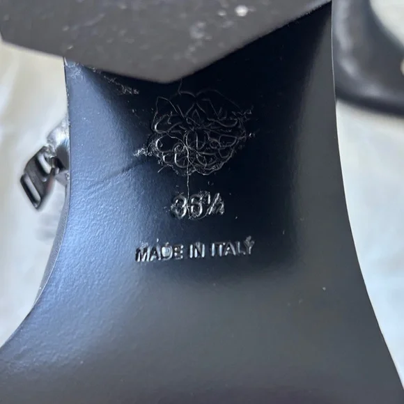 Alexander McQueen Black Heeled Boots with Silver Tips - Picture 4 of 5